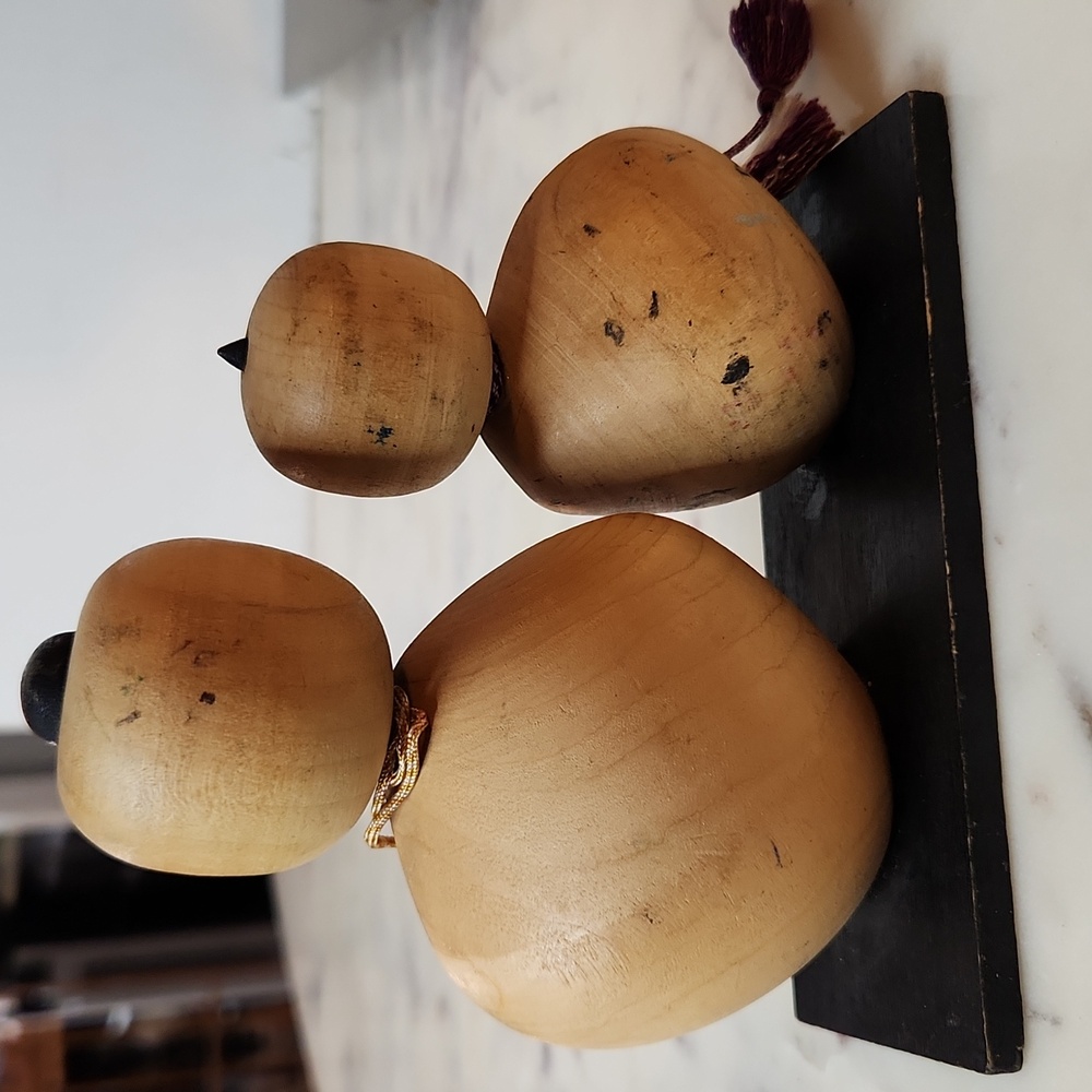 Vintage Handcrafted Wooden Kokeshi Dolls with Tassels - Picture 3 of 5